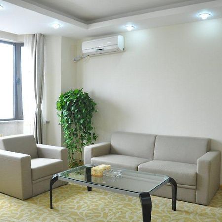Super 8 Hotel Qingdao Railway Station Gui Zhou Road Luaran gambar